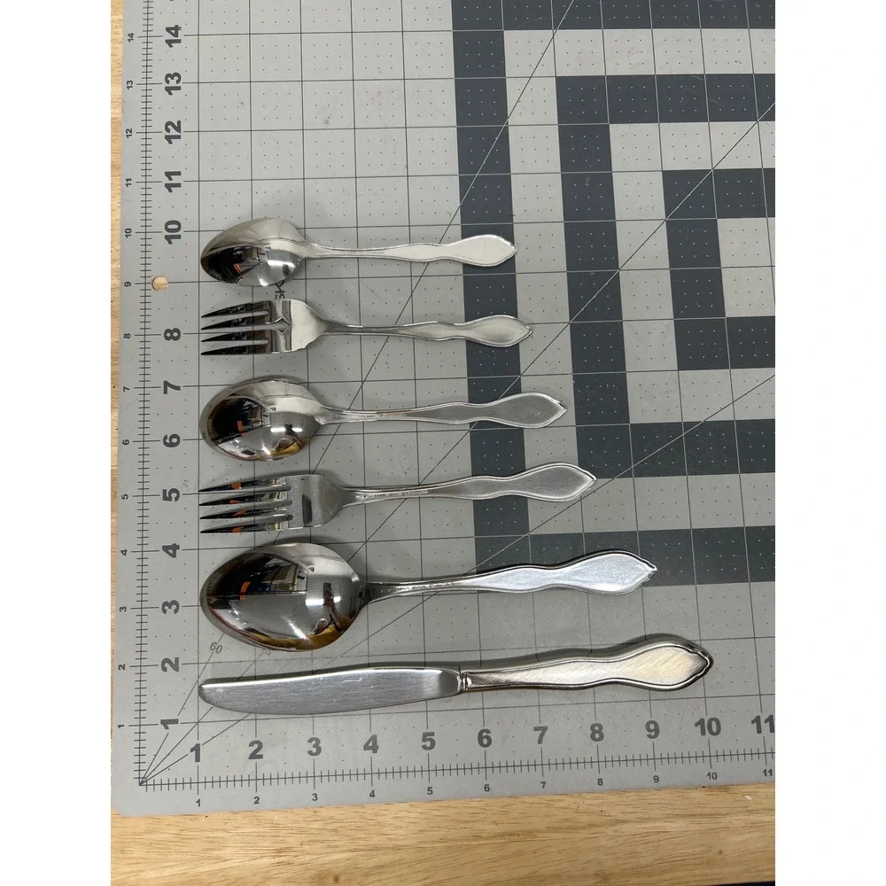 Oneida 1881 Rogers Stainless Flatware Set 32pc Silver Twilight Vtg Replacement
